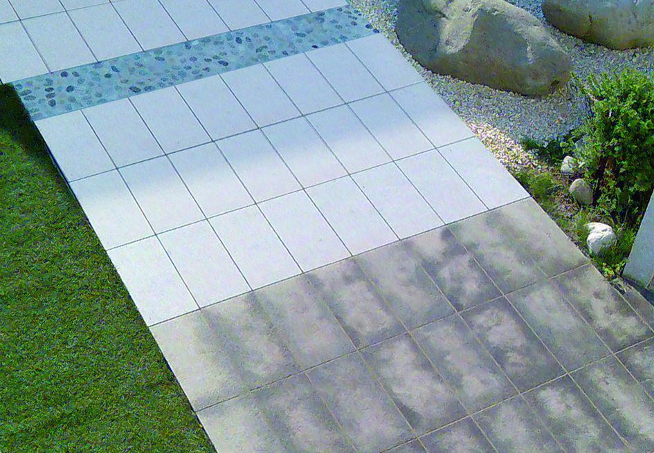 Wie reinige ich Terrassenplatten